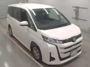 Toyota Noah X NON HYB 4 POINT 2022
