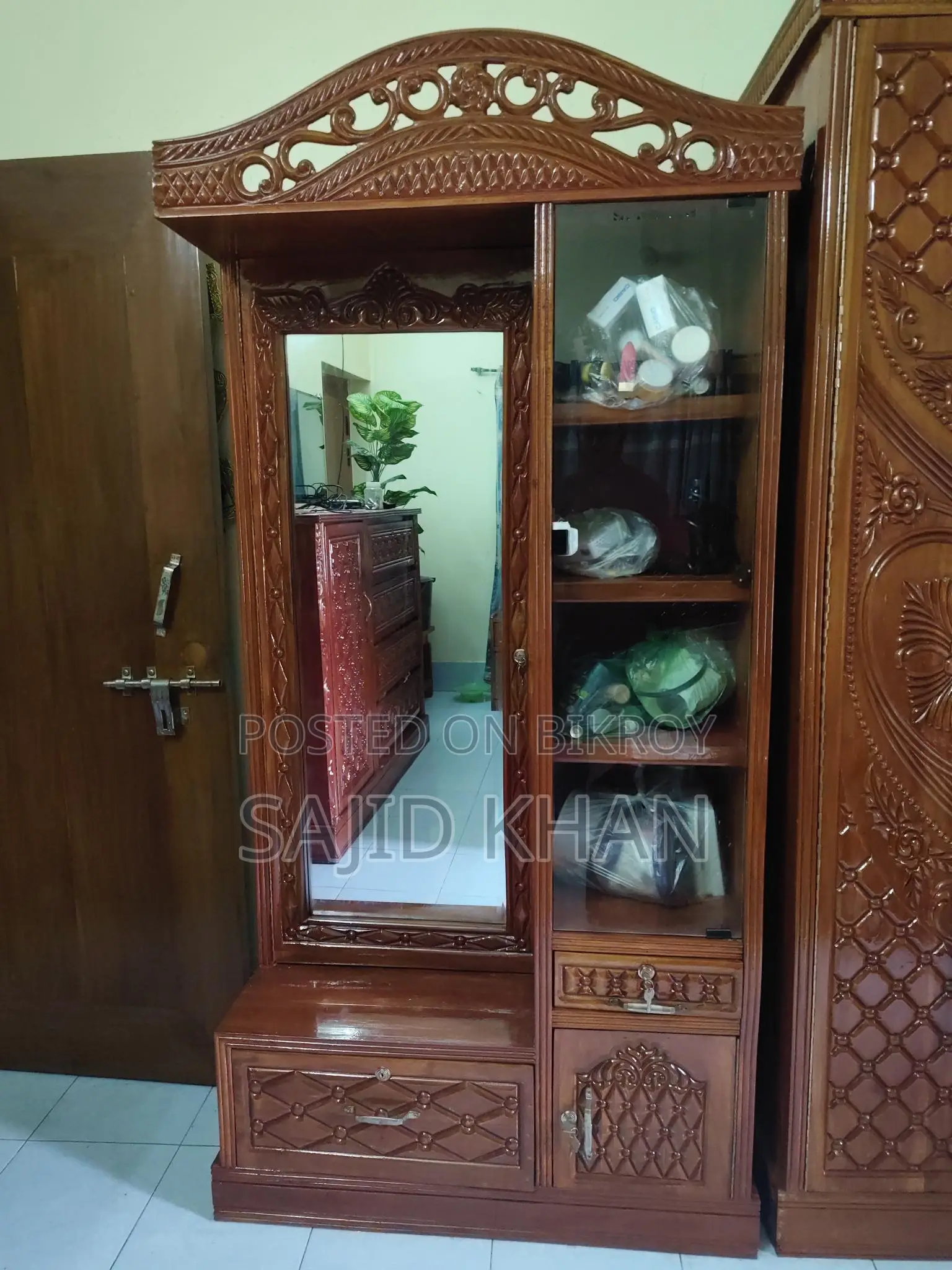 Mahogany Wood Dressing Table for Sale
