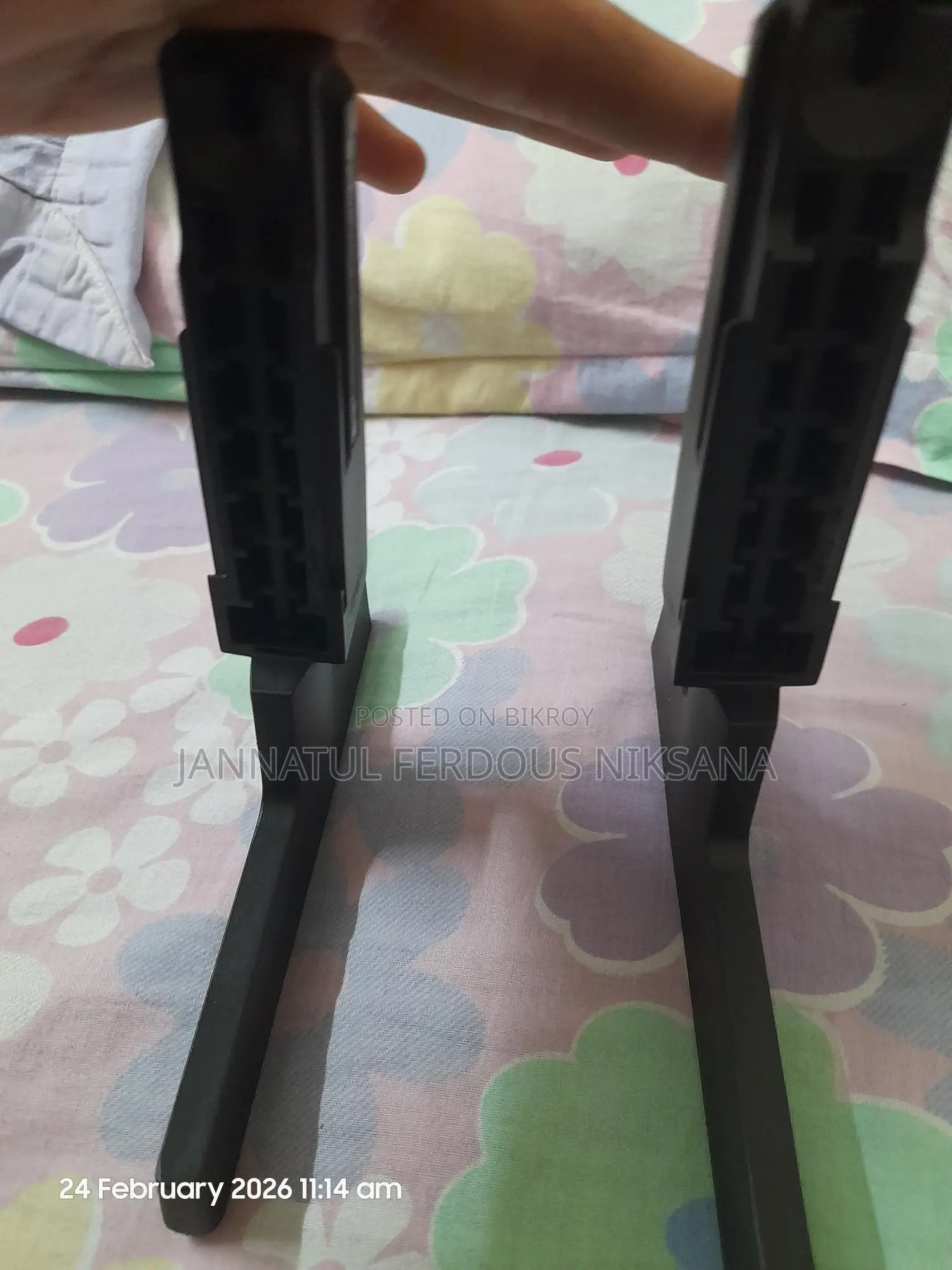 ব্র্যান্ড নিউ সিলড টিভি স্ট্যান্ড