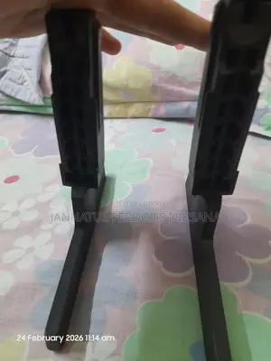 ব্র্যান্ড নিউ সিলড টিভি স্ট্যান্ড