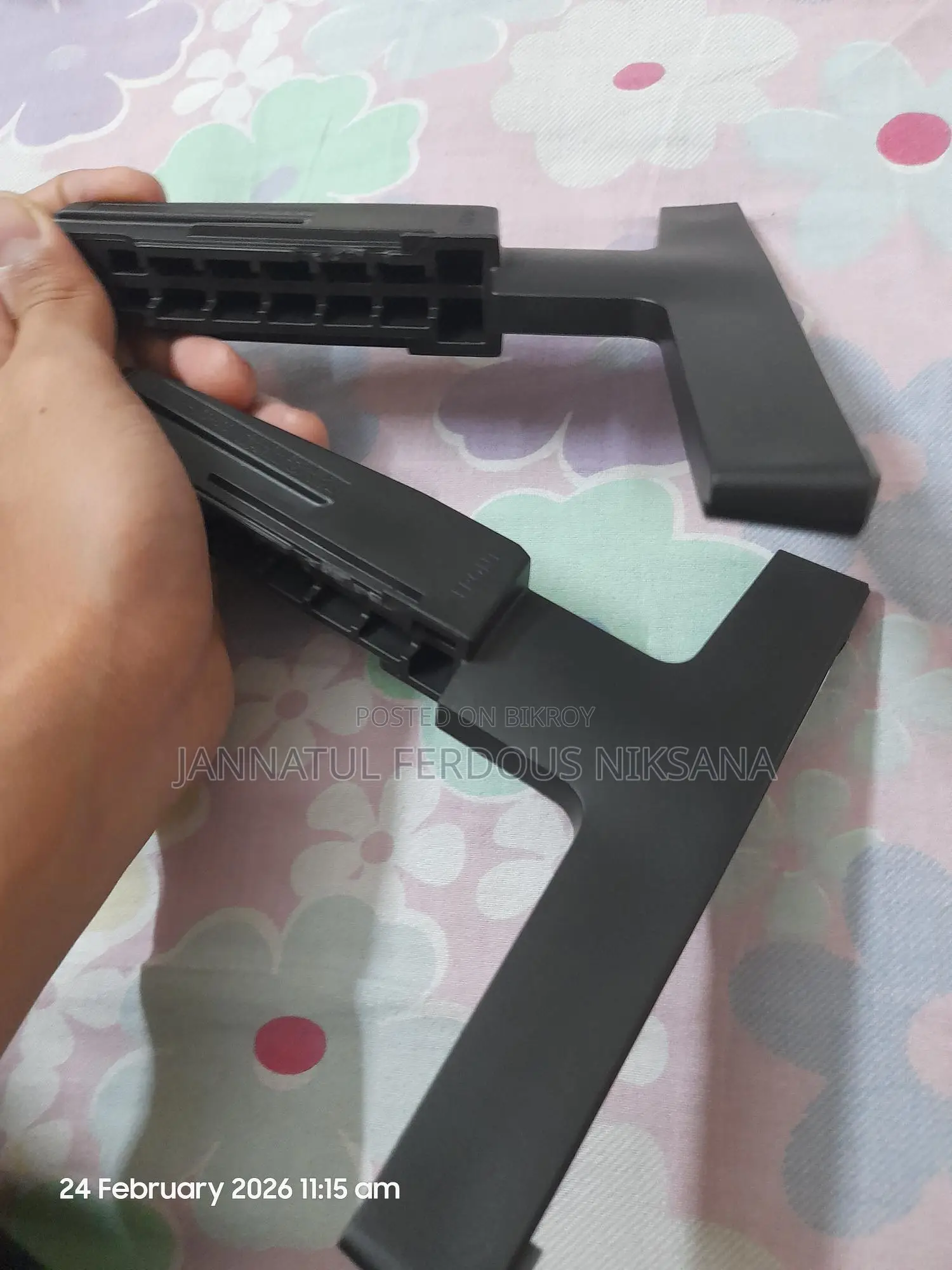 ব্র্যান্ড নিউ সিলড টিভি স্ট্যান্ড