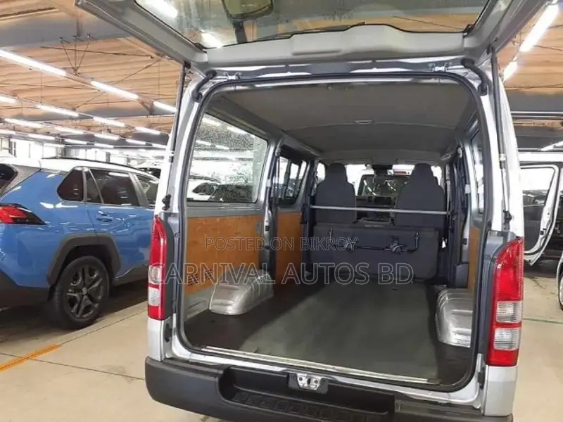 Toyota Hiace DX PACKAGE 2021