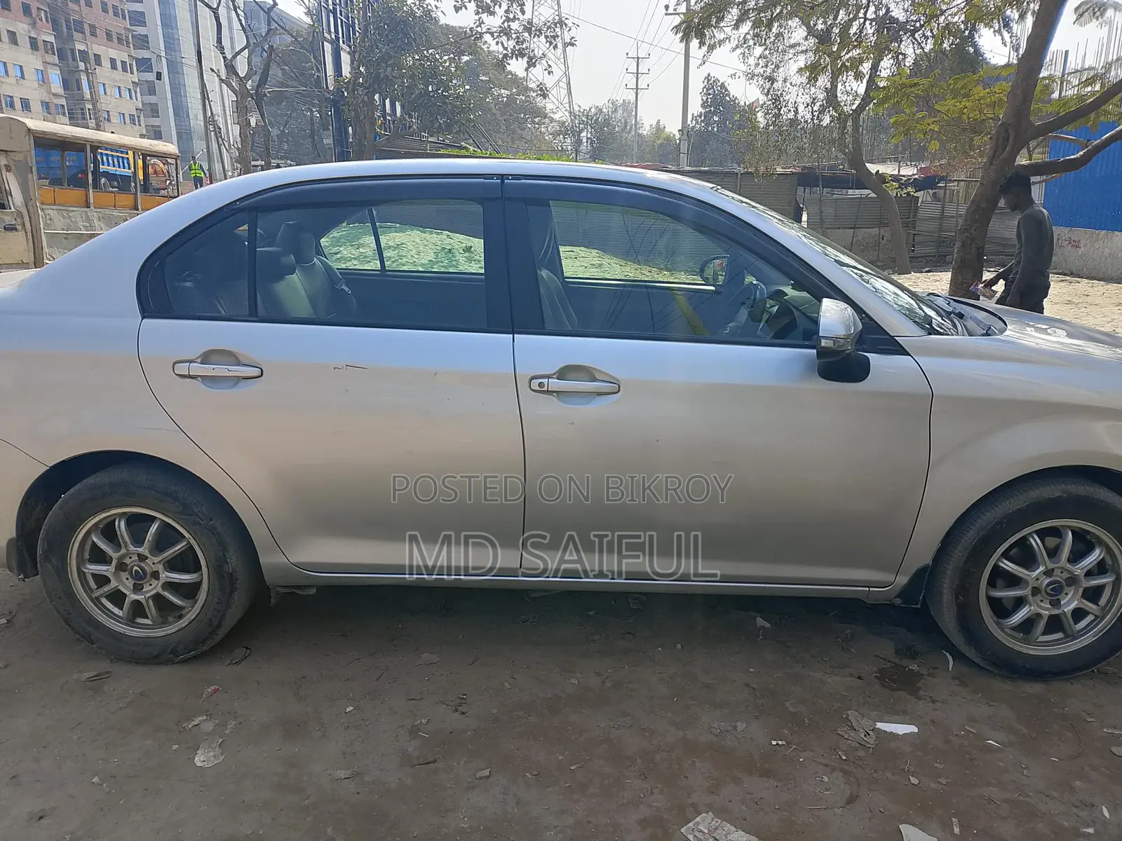 Toyota Axio . 2012
