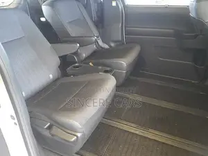 Toyota Noah Sg. 4.5 Grade 2022