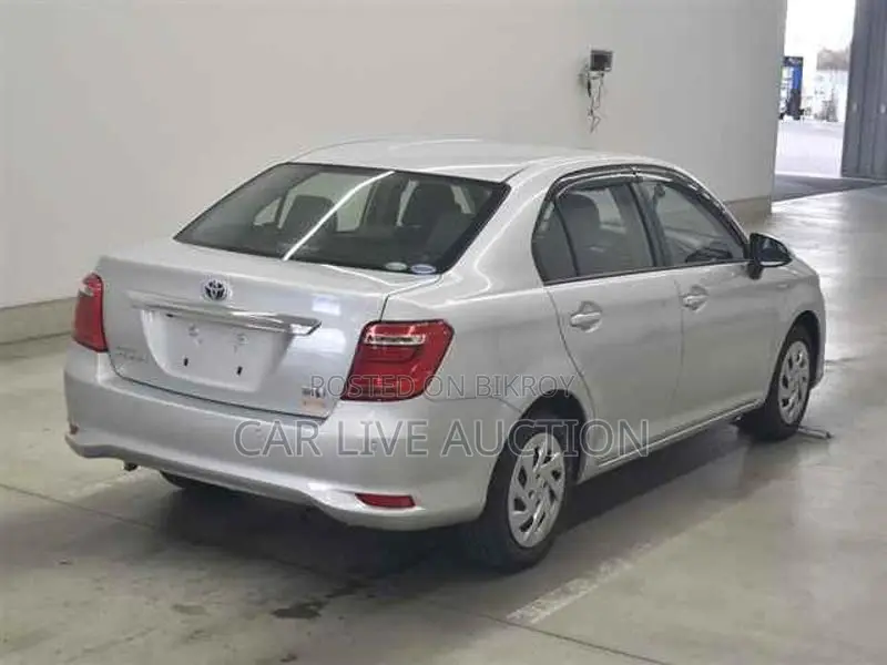 Toyota Axio HYBRID EX 2021