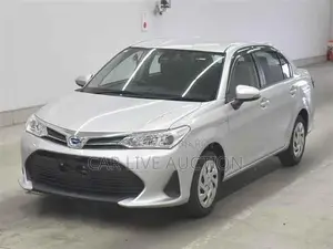 Toyota Axio HYBRID EX 2021