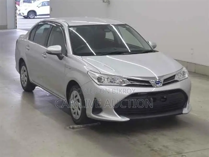 Toyota Axio HYBRID EX 2021
