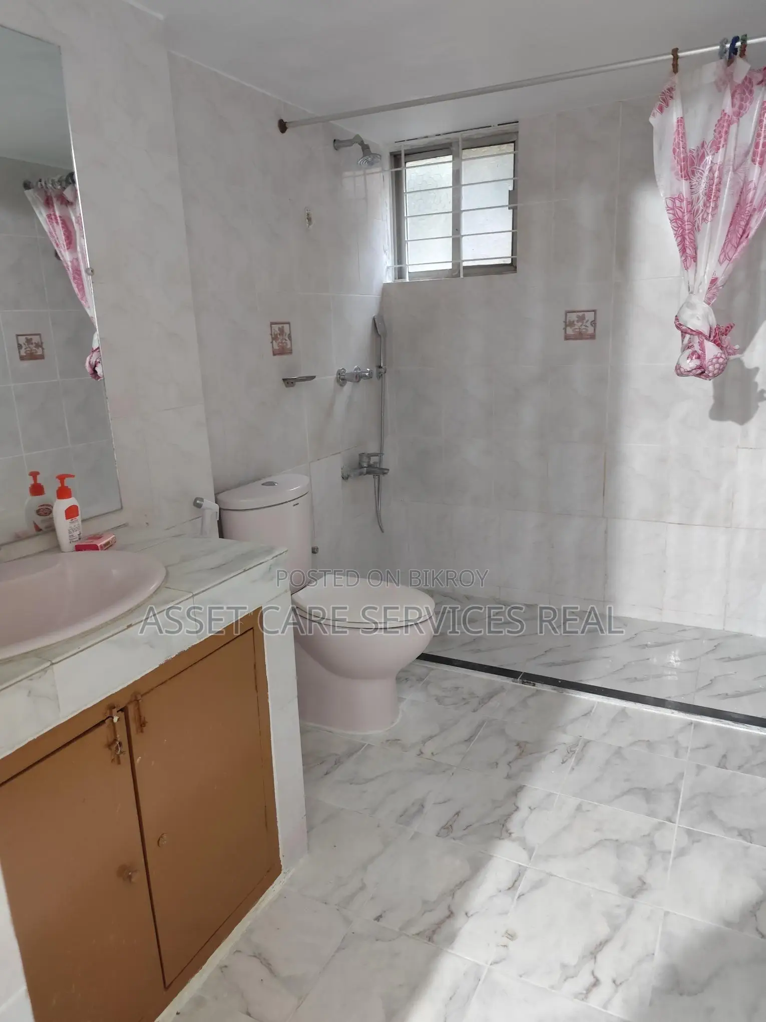 North Gulshan 4-Bedroom Fully-Furnished Apartment for Rent