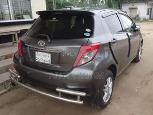 Toyota Vitz 2011
