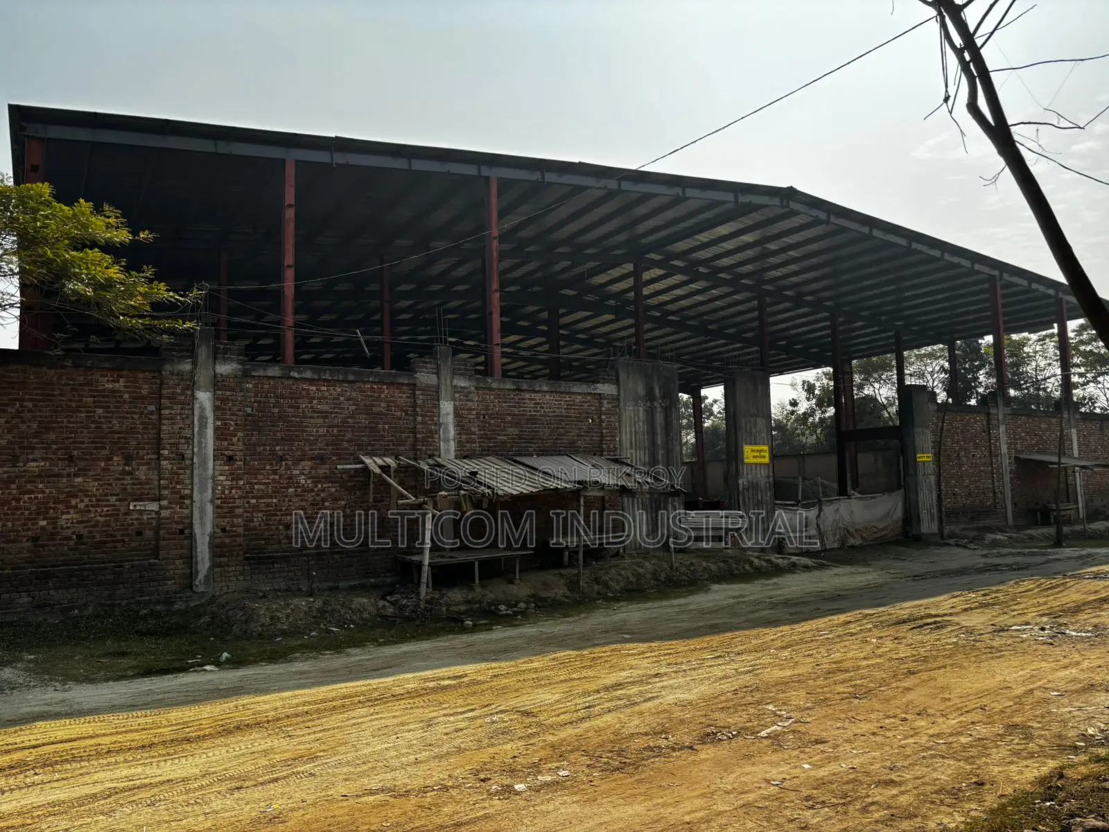 গাজীপুরে ৫৬,০০০ বর্গফুটের নির্মাণাধীন ওয়্যারহাউস শেড