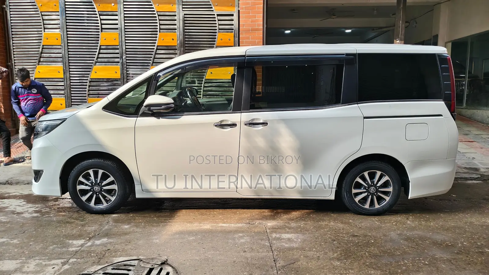 Toyota Esquire GI PREMIUM HYBRID 2020