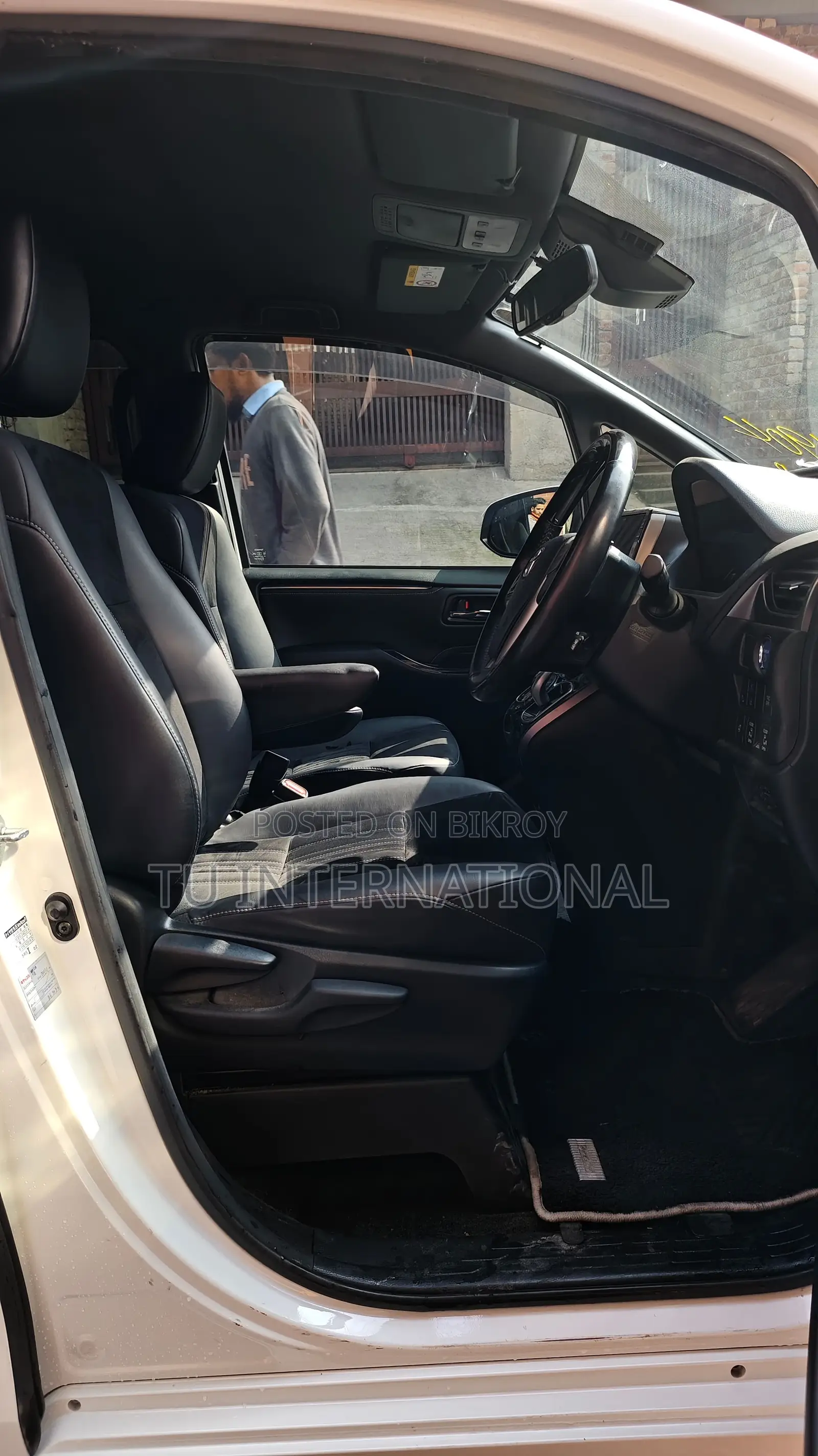 Toyota Esquire GI PREMIUM HYBRID 2020