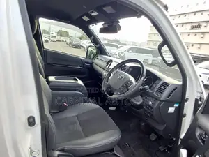 Toyota Hiace SUPER GL DARK PRIME 2023