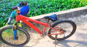 স্টান্ট সাইকেল Durt Frame করা