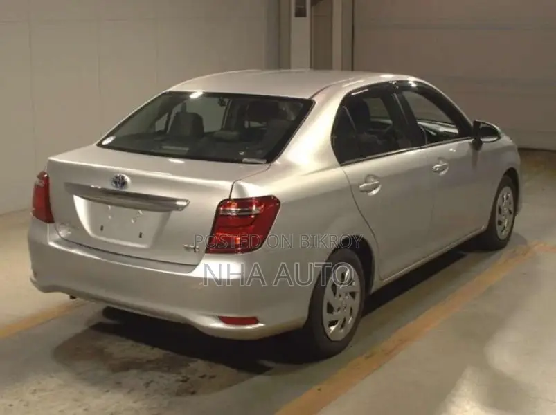 Toyota Axio EX HYBRID 2022