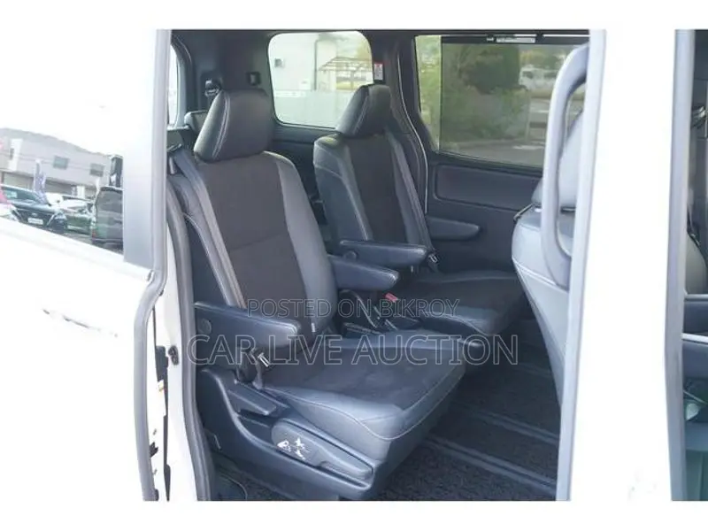 Toyota Noah Hybrid SI WxB 2021