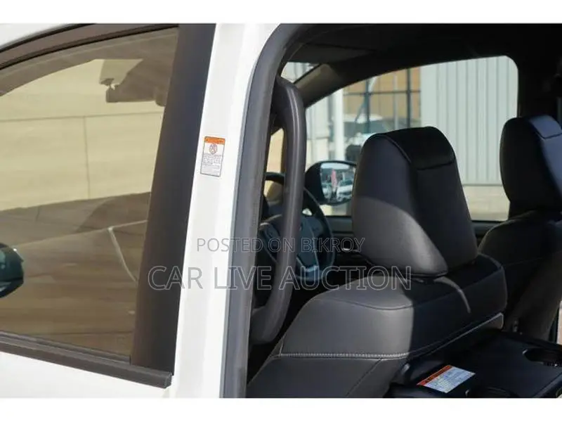 Toyota Noah Hybrid SI WxB 2021