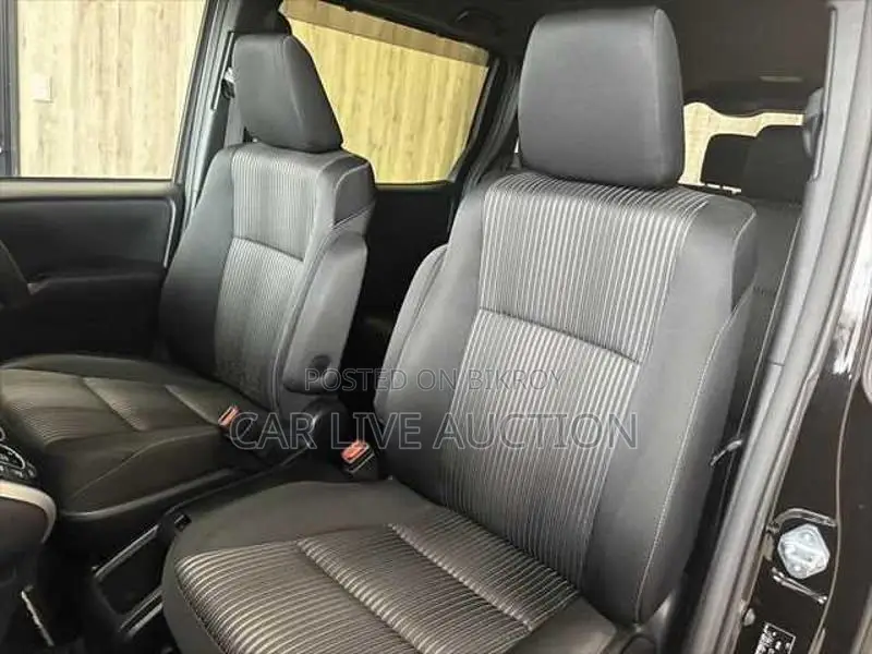 Toyota Voxy Hybrid ZS KIRAMEKI 2021