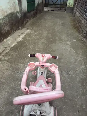 বাচ্চাদের গাড়ি