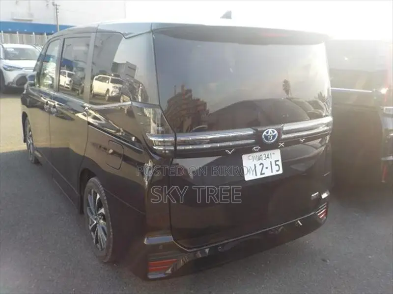Toyota Voxy sz p a c k g e 2023