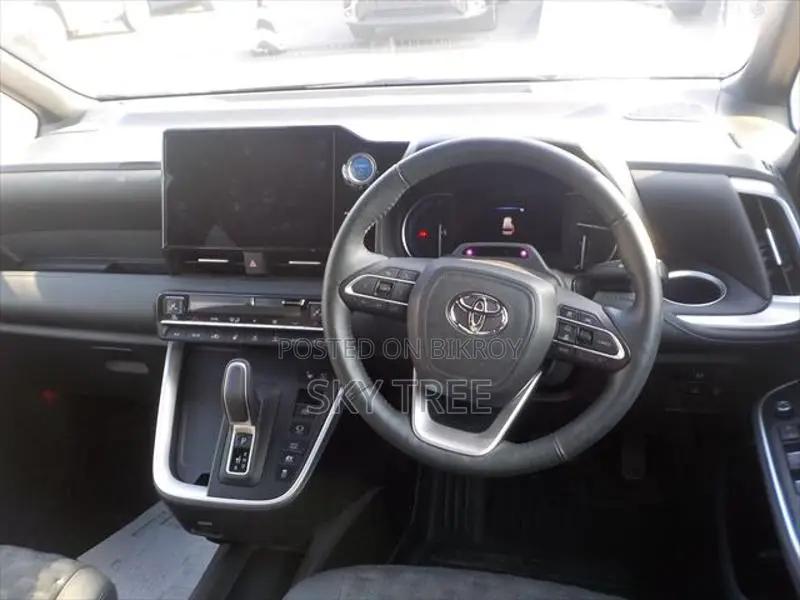 Toyota Voxy sz p a c k g e 2023