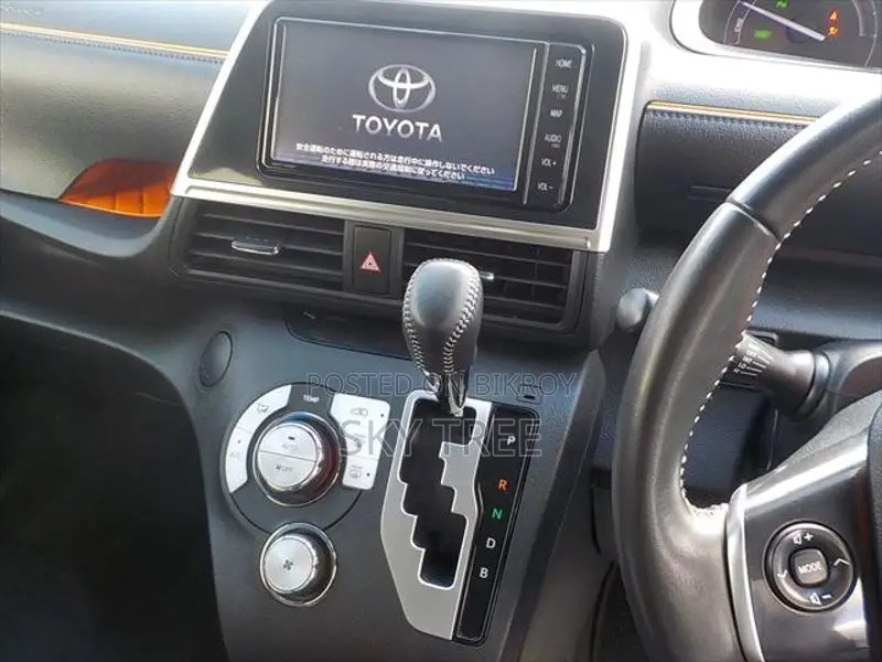 Toyota Sienta G Cuero 2020