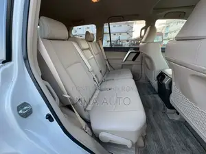 Toyota Land Cruiser Prado TXL 2023
