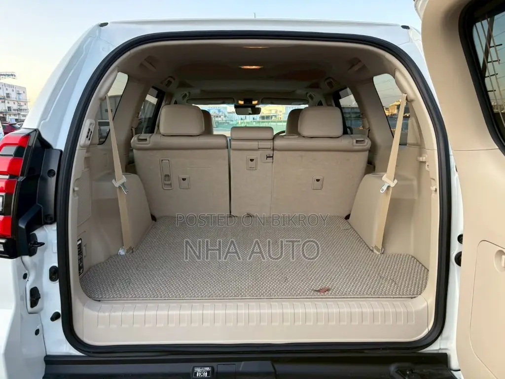 Toyota Land Cruiser Prado TXL 2023