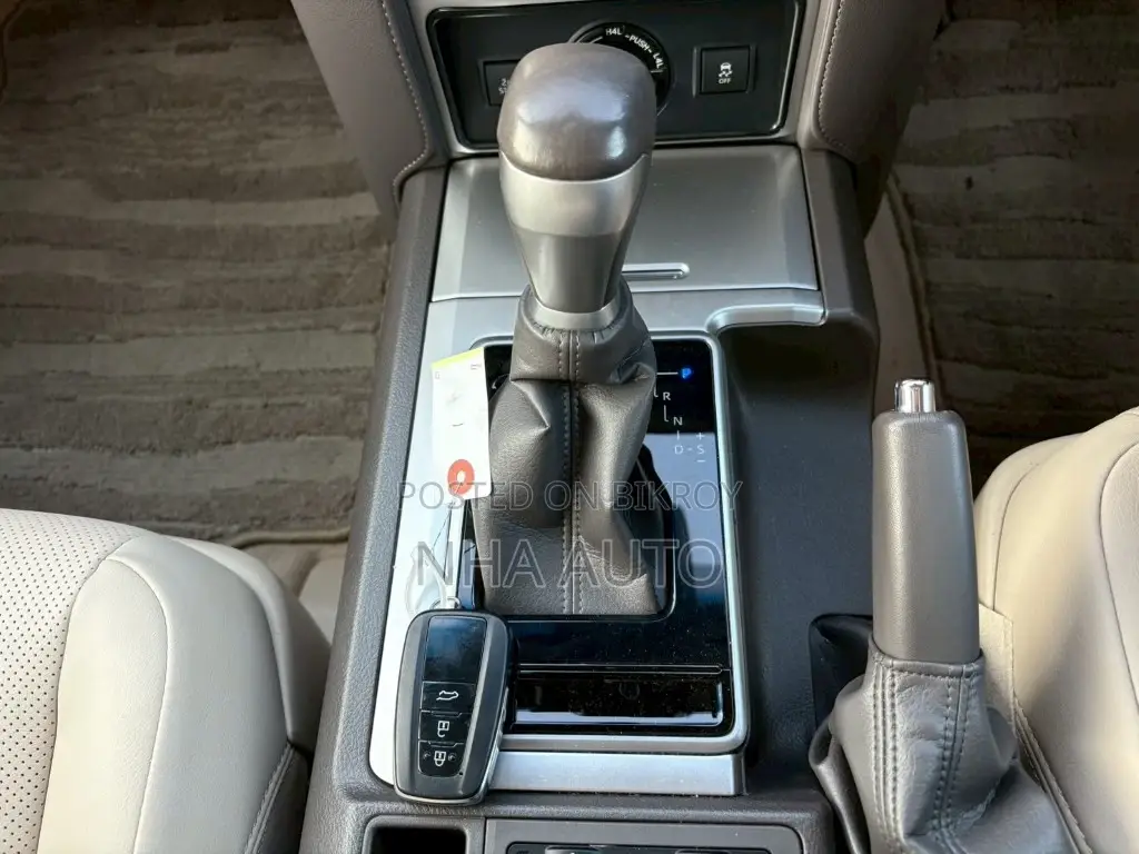 Toyota Land Cruiser Prado TXL 2023