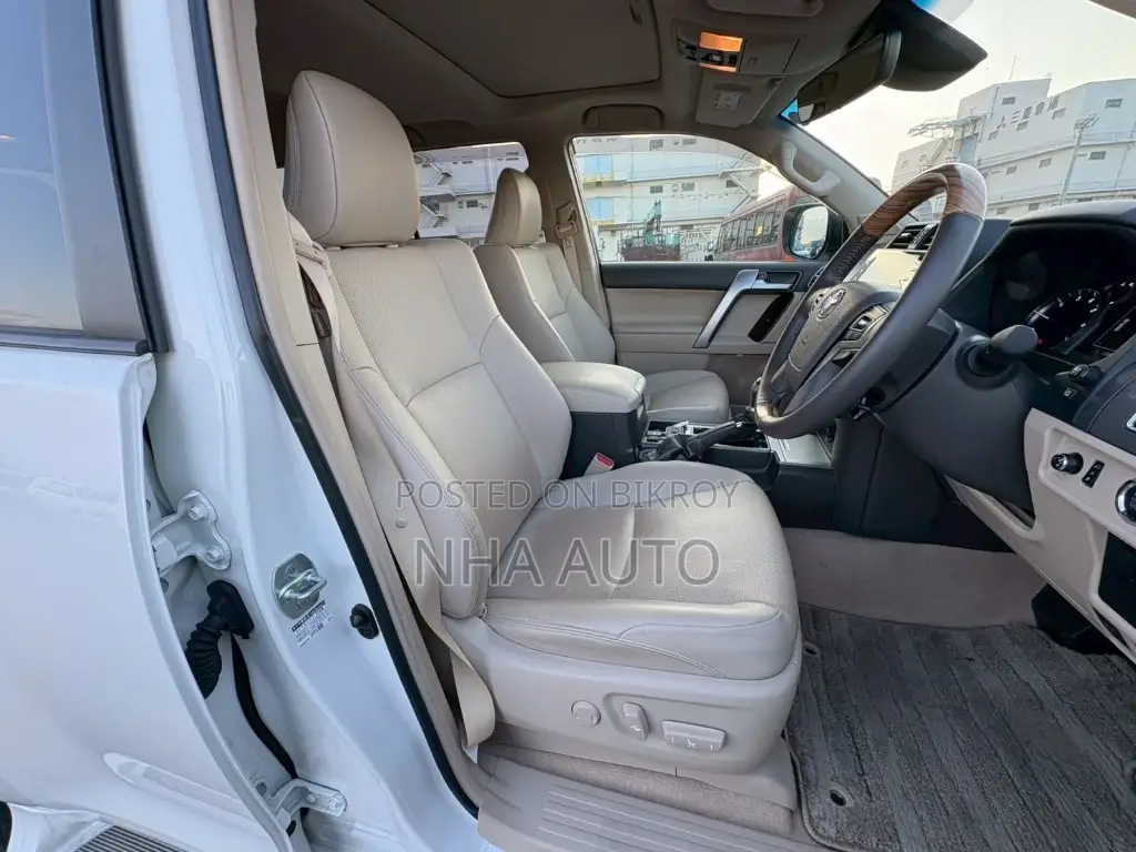 Toyota Land Cruiser Prado TXL 2023