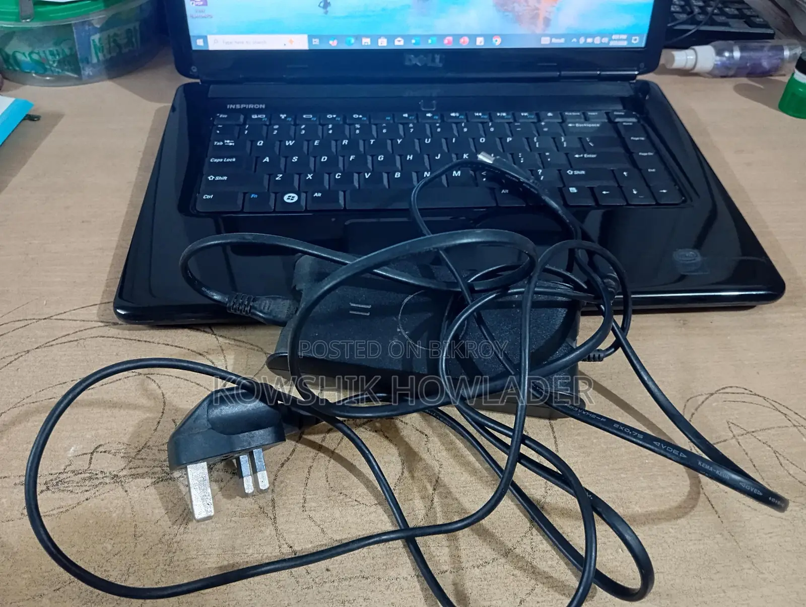 বিক্রয়ের জন্য ল্যাপটপ