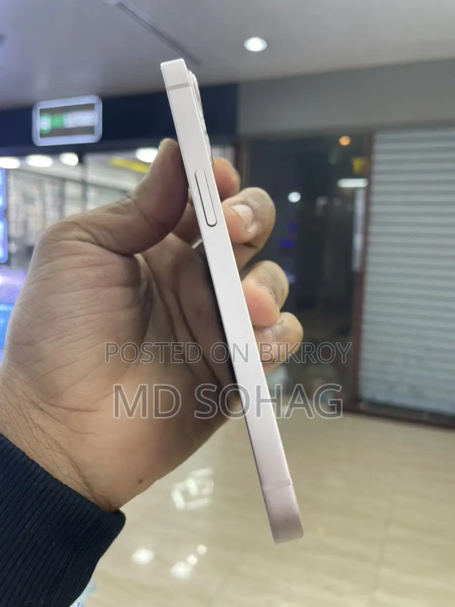 Apple iPhone 13 (Used)