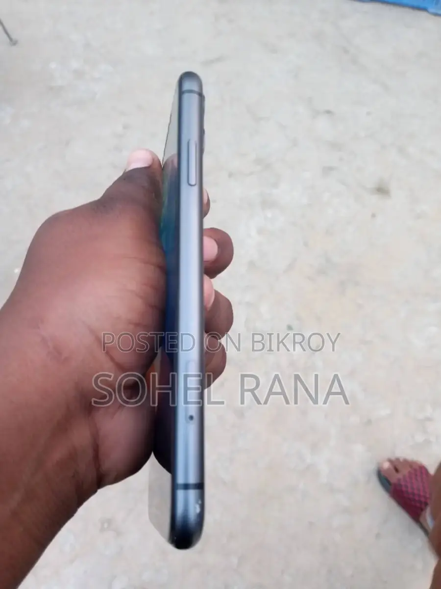 Apple iPhone 11 (Used)
