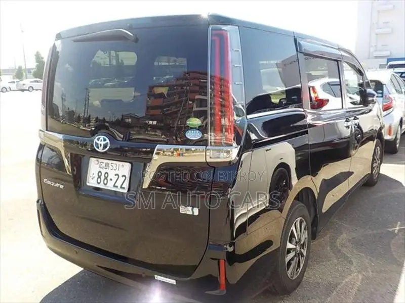 Toyota Esquire Hybrid Gi Premium 2019