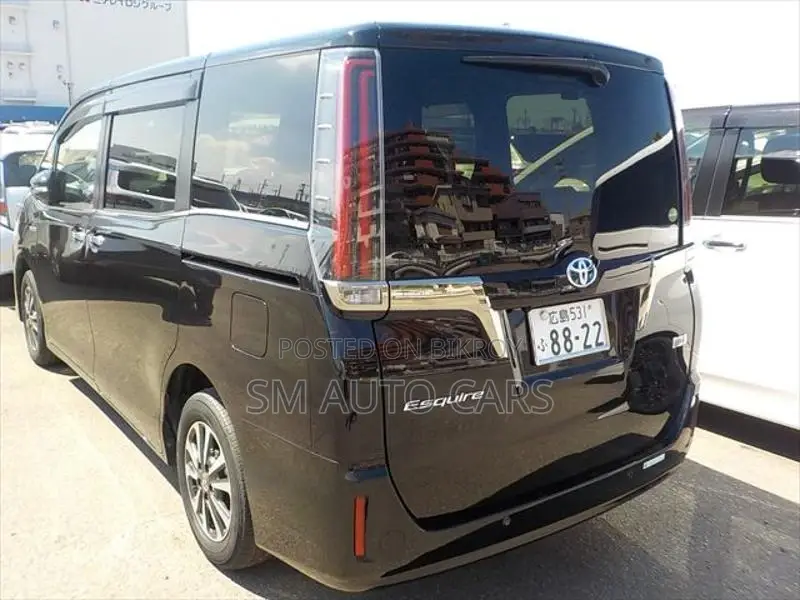 Toyota Esquire Hybrid Gi Premium 2019