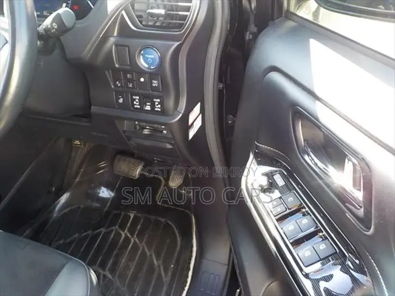 Toyota Esquire Hybrid Gi Premium 2019