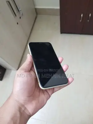 Apple iPhone XR (Used)