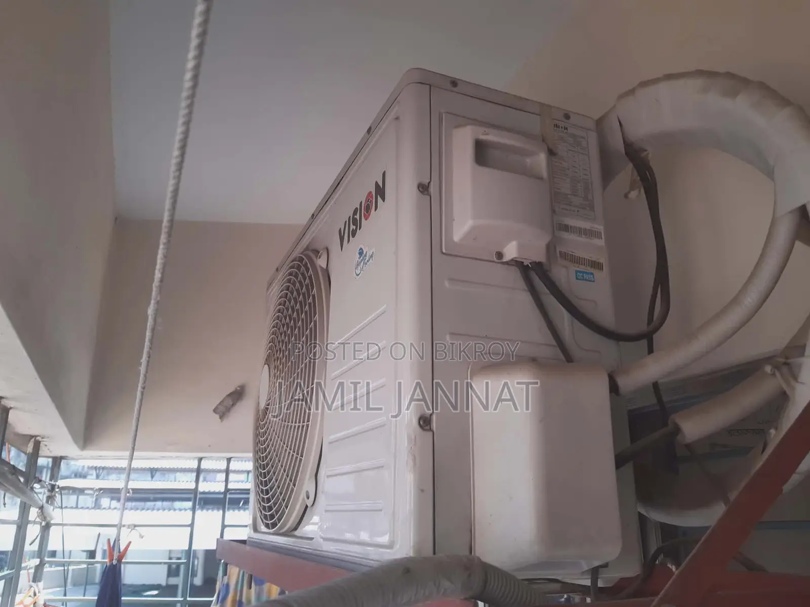 1.5 Ton Split AC – Good Condition Urgent Sale