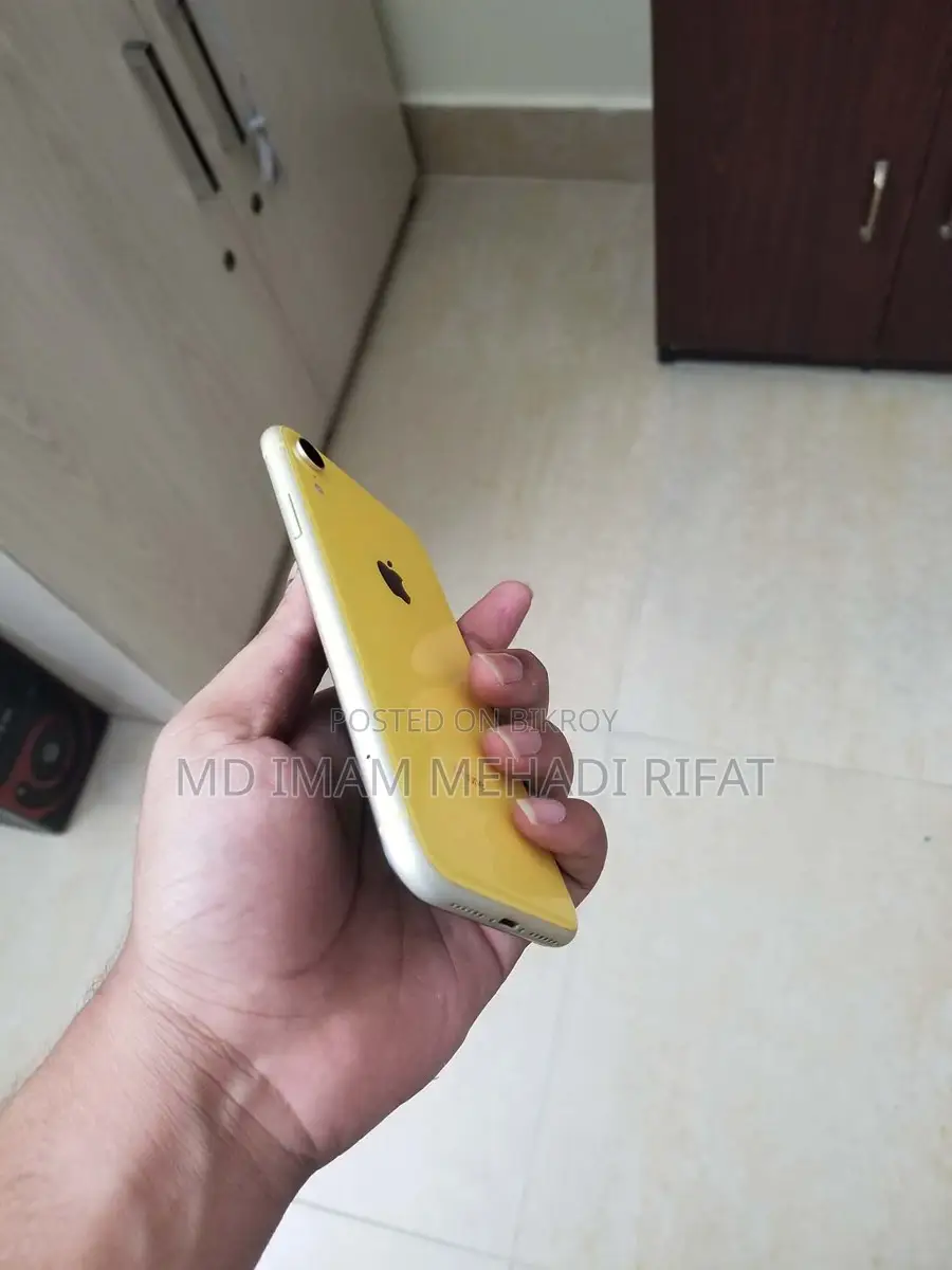Apple iPhone XR (Used)