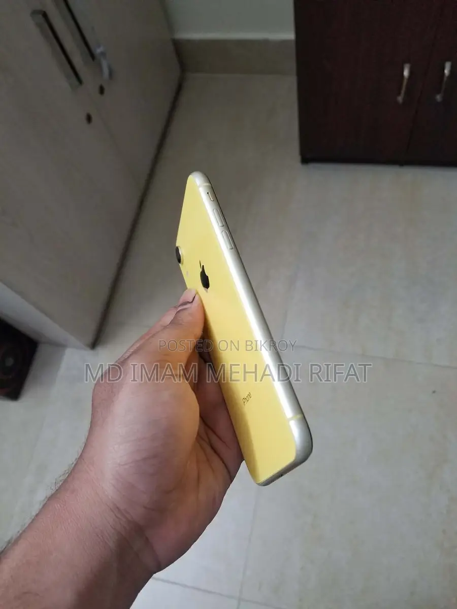 Apple iPhone XR (Used)