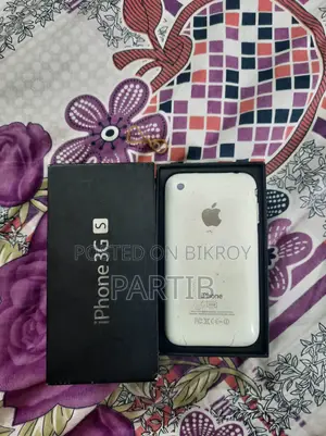 Apple iPhone 3GS FACTORY UNLOCKED (Used)
