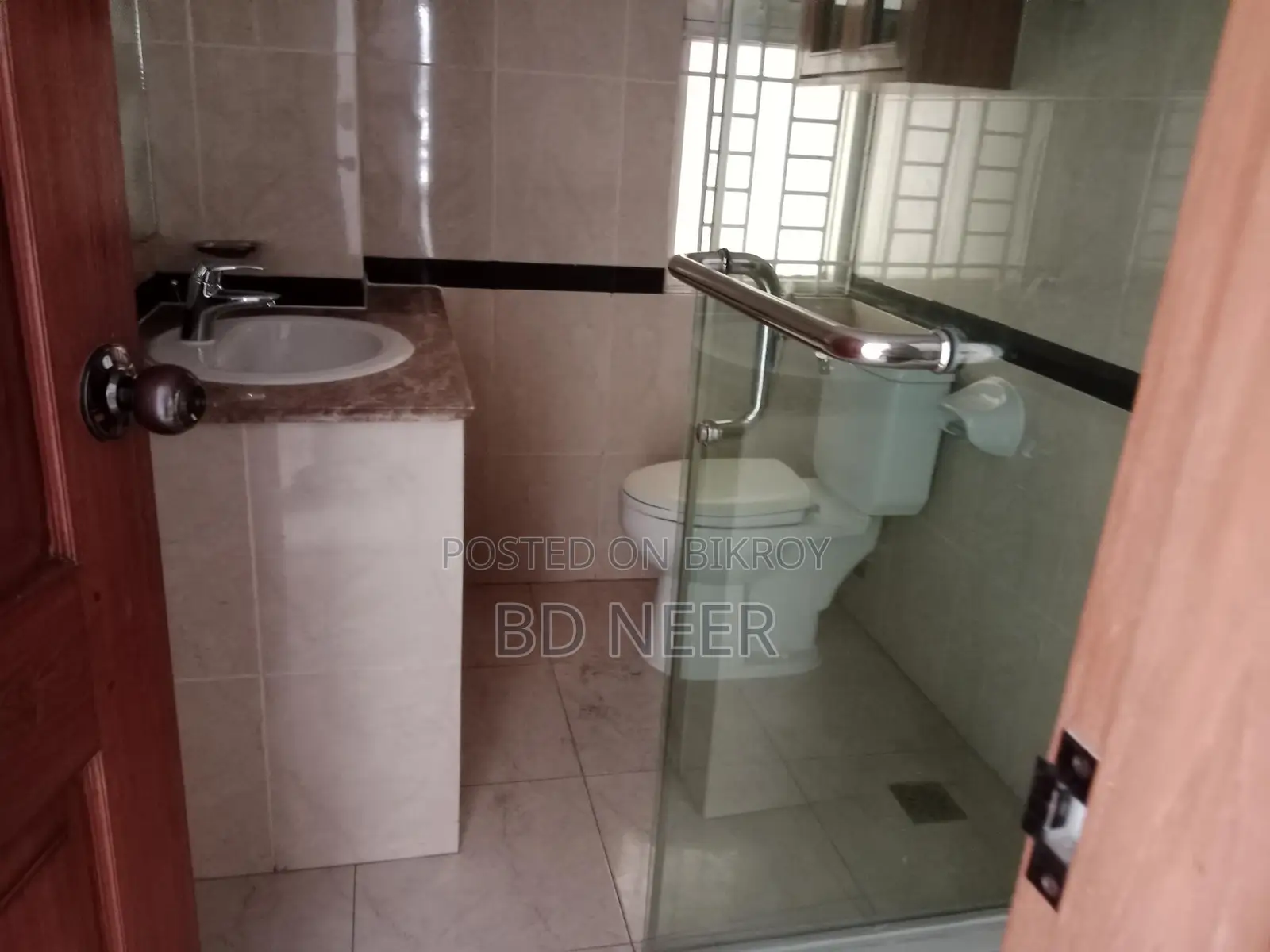 pretty looking 3 Bed room apt rent in Gulshan 2