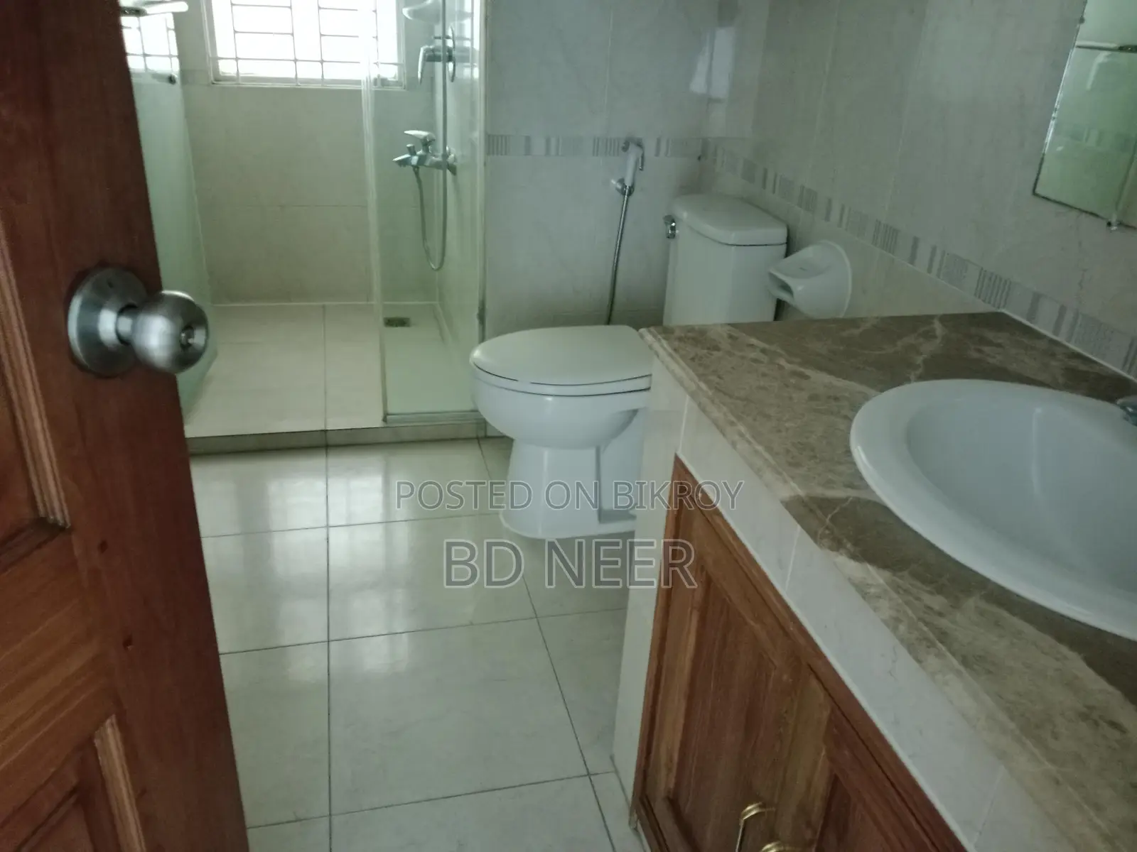 pretty looking 3 Bed room apt rent in Gulshan 2