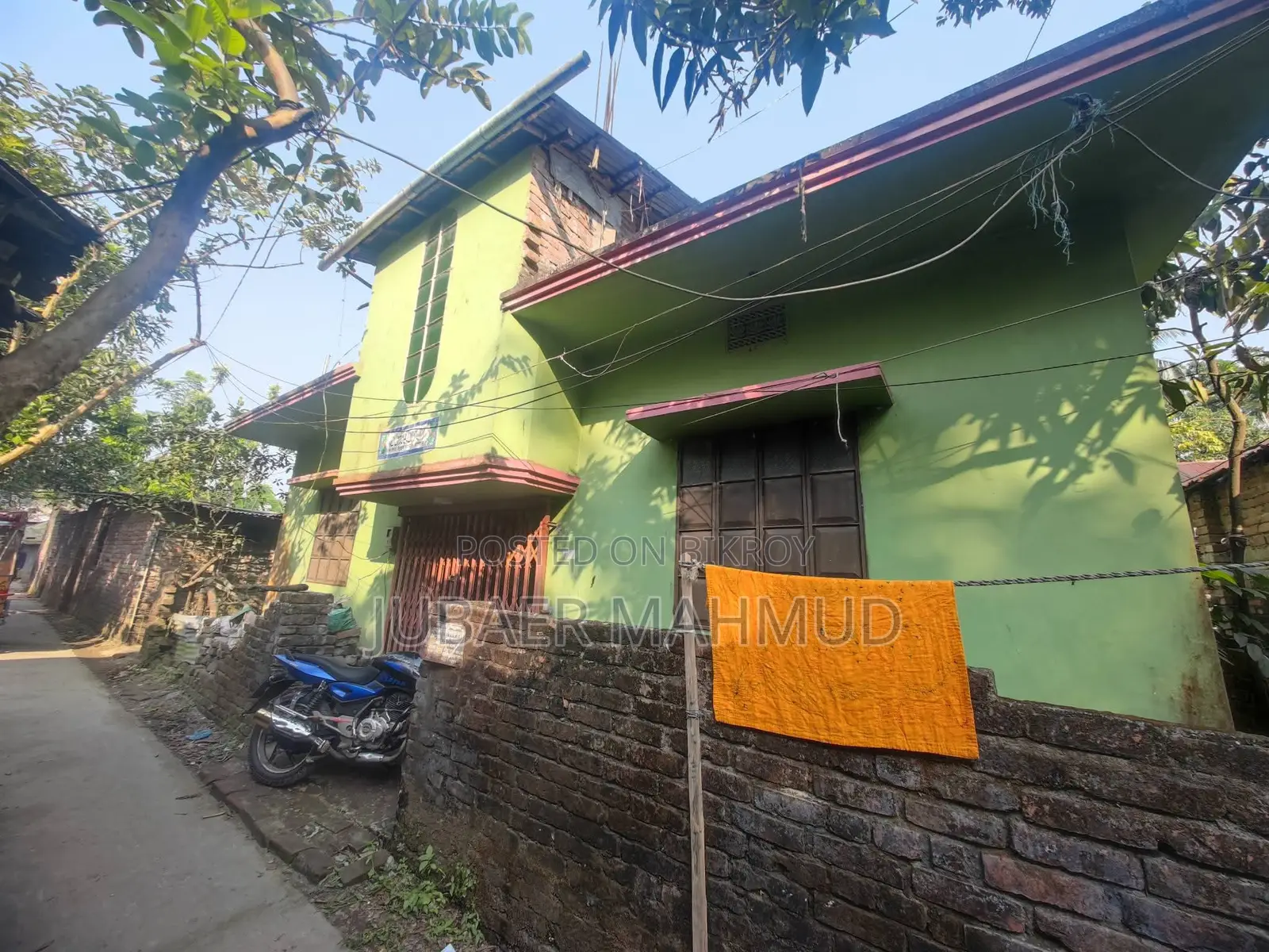 House with 4 Decimal Land