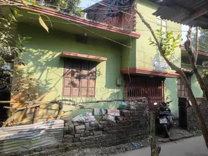 House with 4 Decimal Land