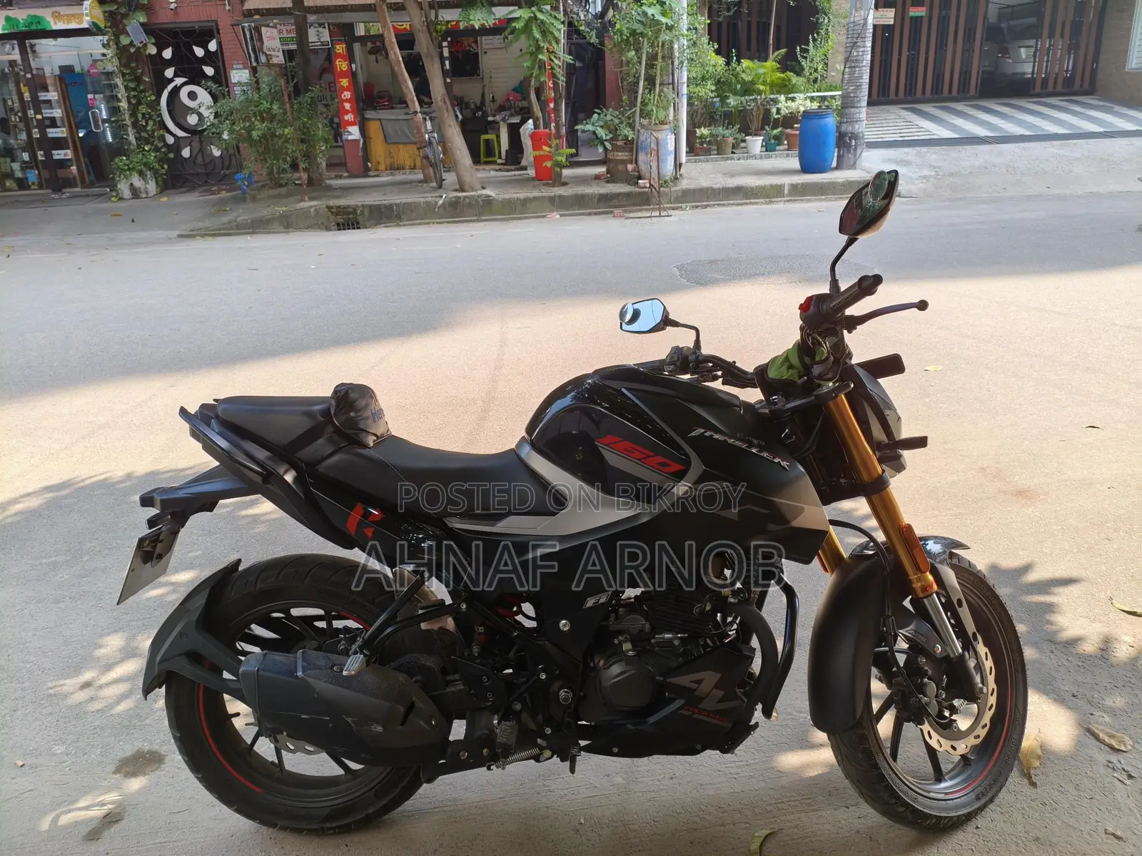 Hero Thriller 160R 2025