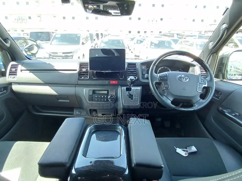 Toyota Hiace SGL Dark Prime II 2022