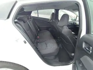 Toyota Prius S 2022