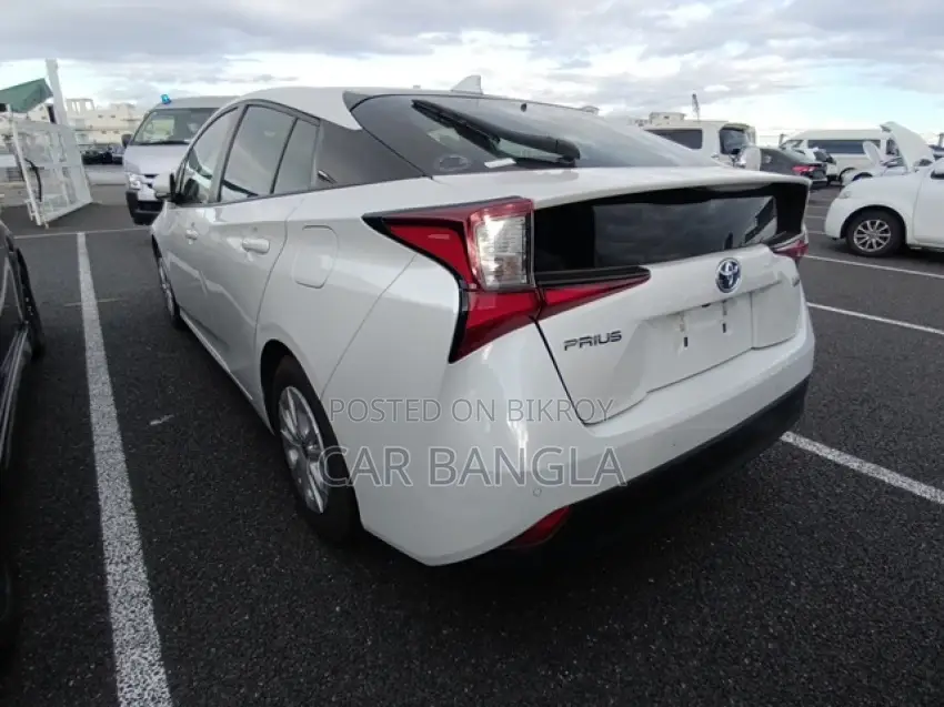 Toyota Prius S 2022