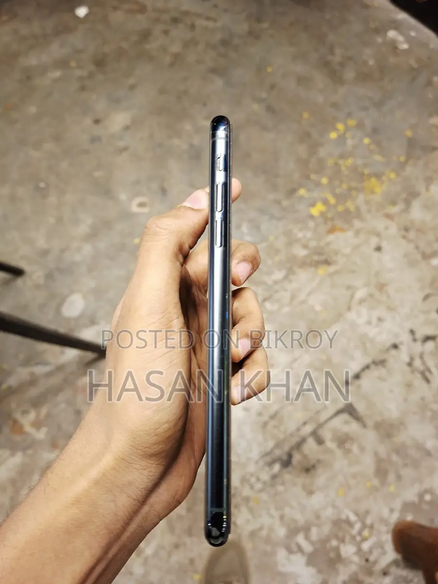 Apple iPhone 11 Pro Max . (Used)
